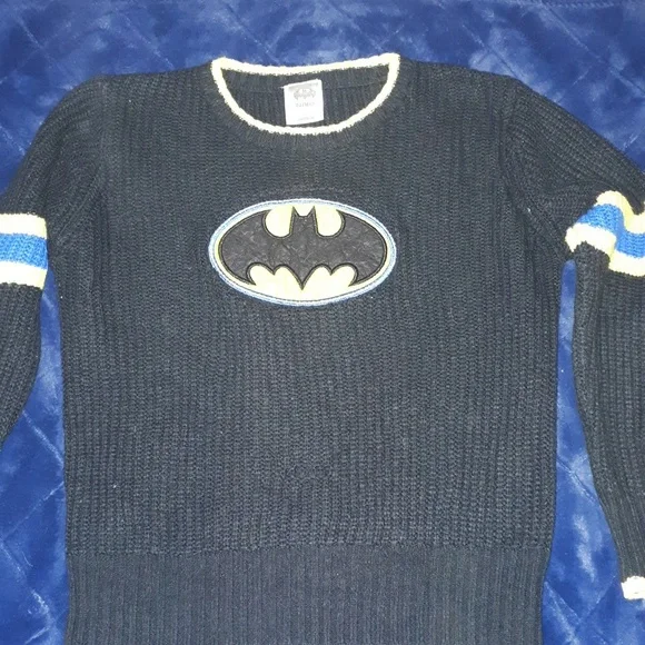 DC Comics~2 Sweaters - Picture 6 of 12